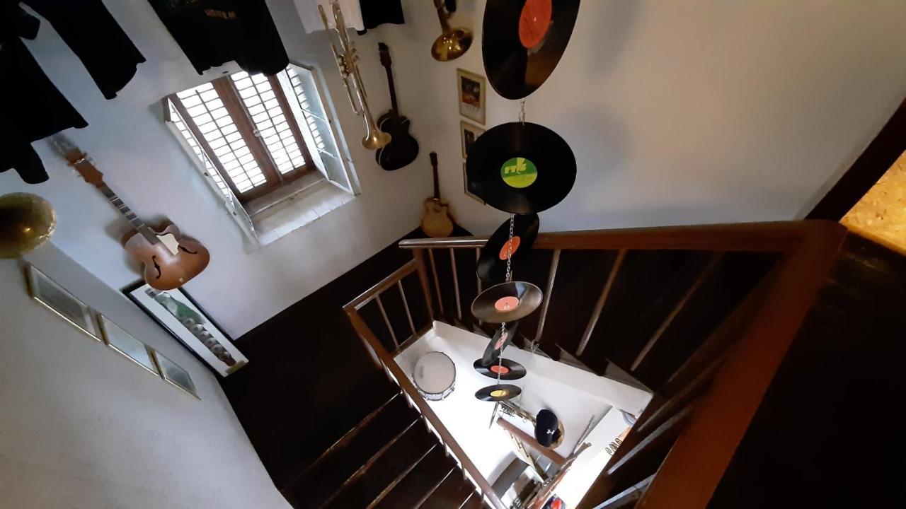 Residence Muzica Bed And Breakfast Komen Kültér fotó