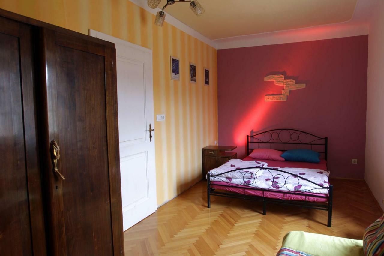 Residence Muzica Bed And Breakfast Komen Kültér fotó